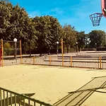Alpesi faház Smart Paris Mit Terrasse, Ca 15min Europapark, Rulantica *